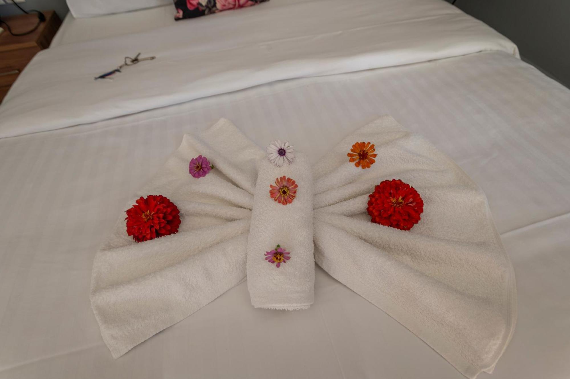 La Vatura Hotel Gialova Luaran gambar