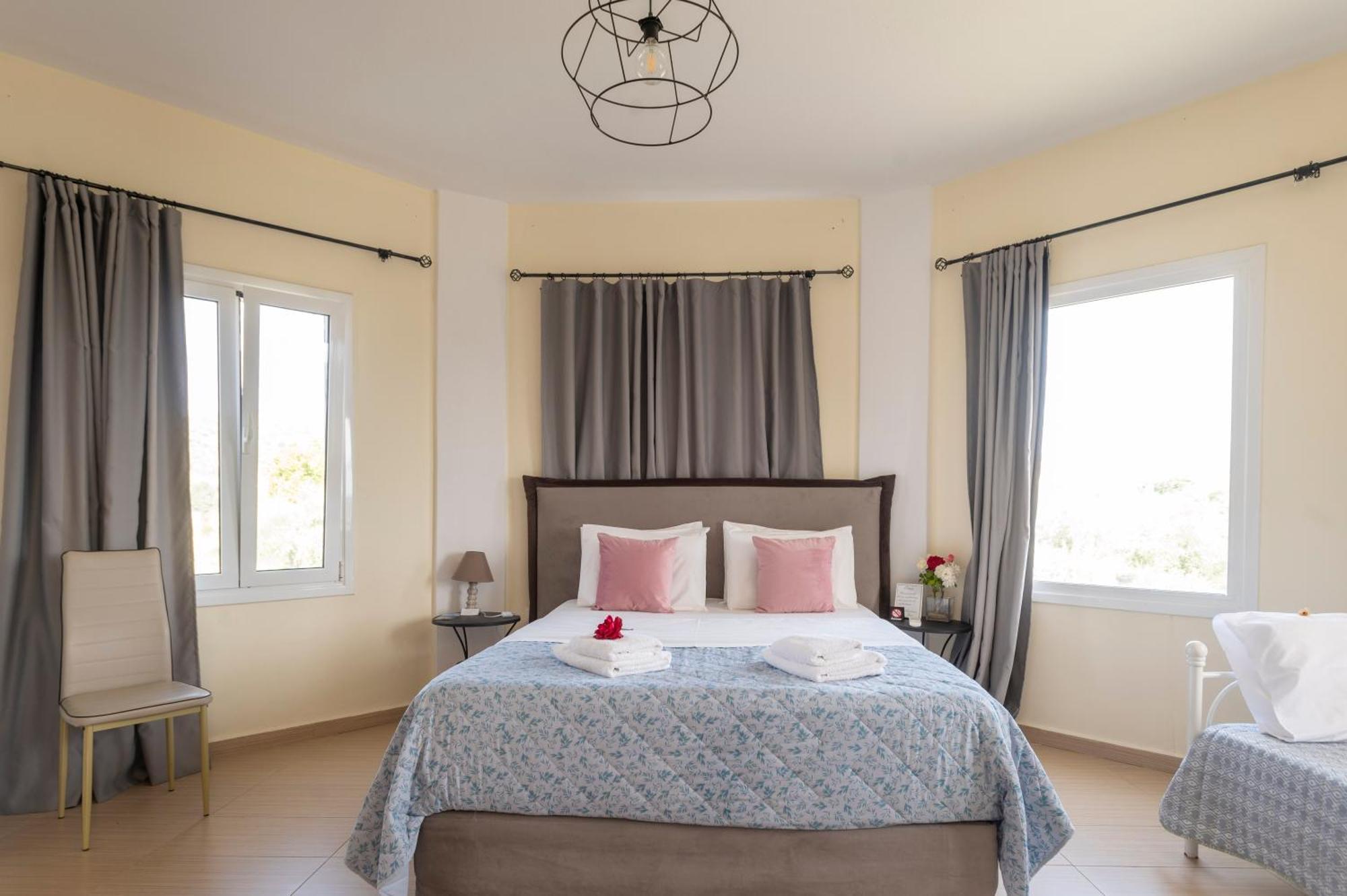 La Vatura Hotel Gialova Luaran gambar