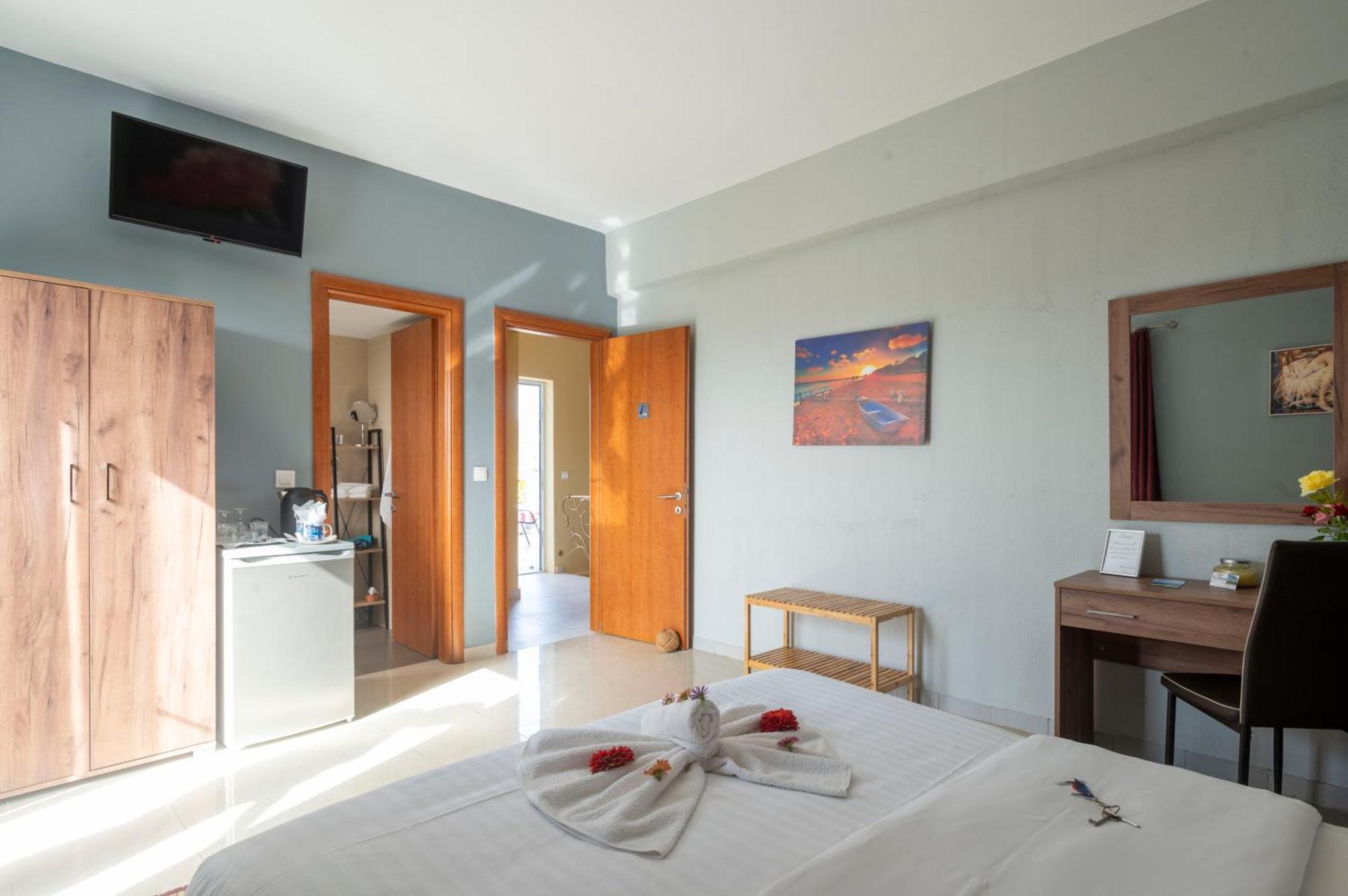La Vatura Hotel Gialova Luaran gambar